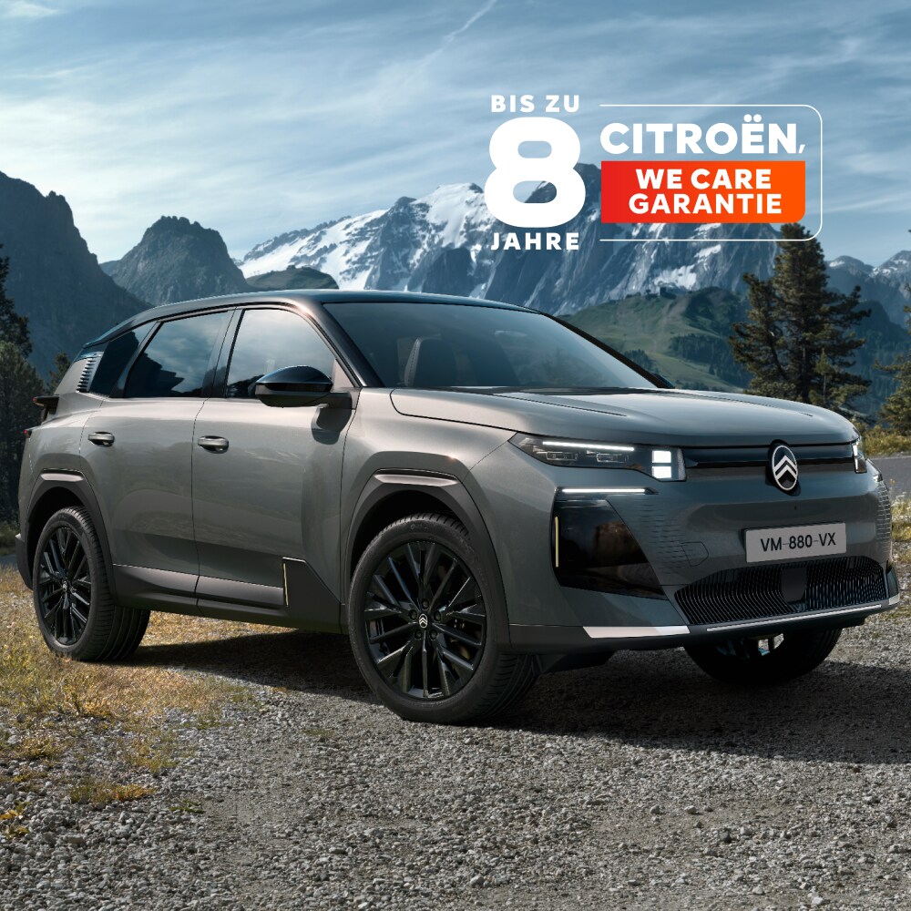 Dreiviertel-Frontansicht Platinium Grau ë-C5 Aircross zeigt geräumigen elektrischen Komfort, Technologie und selbstbewusstes Design